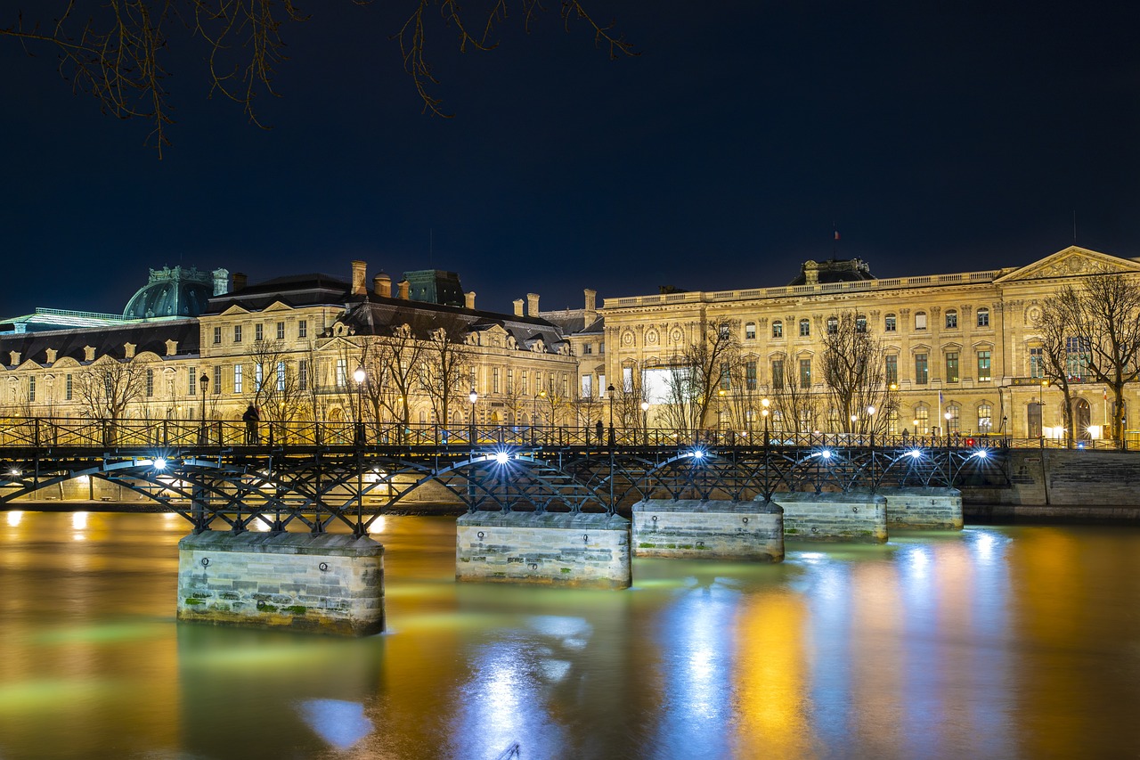 pont de la seine à paris la nuit